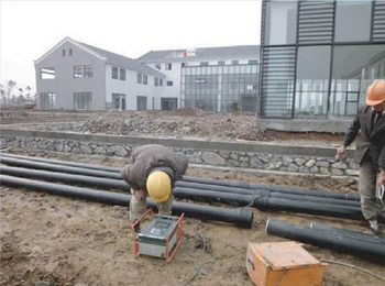 ���̰���